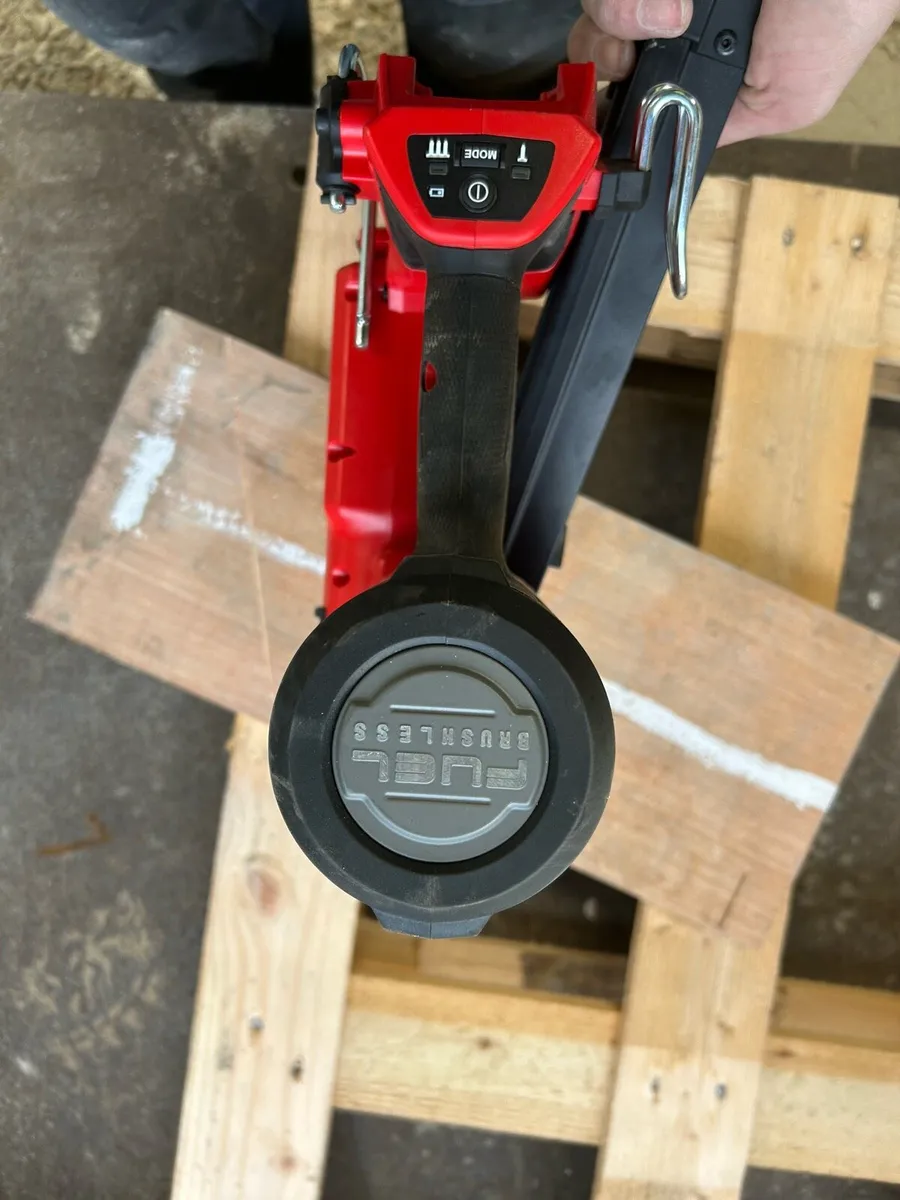 Milwaukee first fix nail gun - Image 2