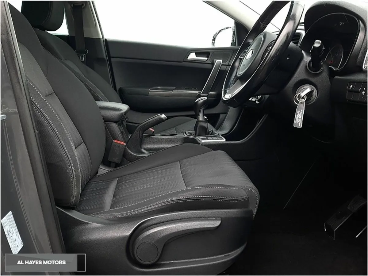 Kia Sportage **POWERFULL SUV** ECONOMIC CAR**1.6 C - Image 4