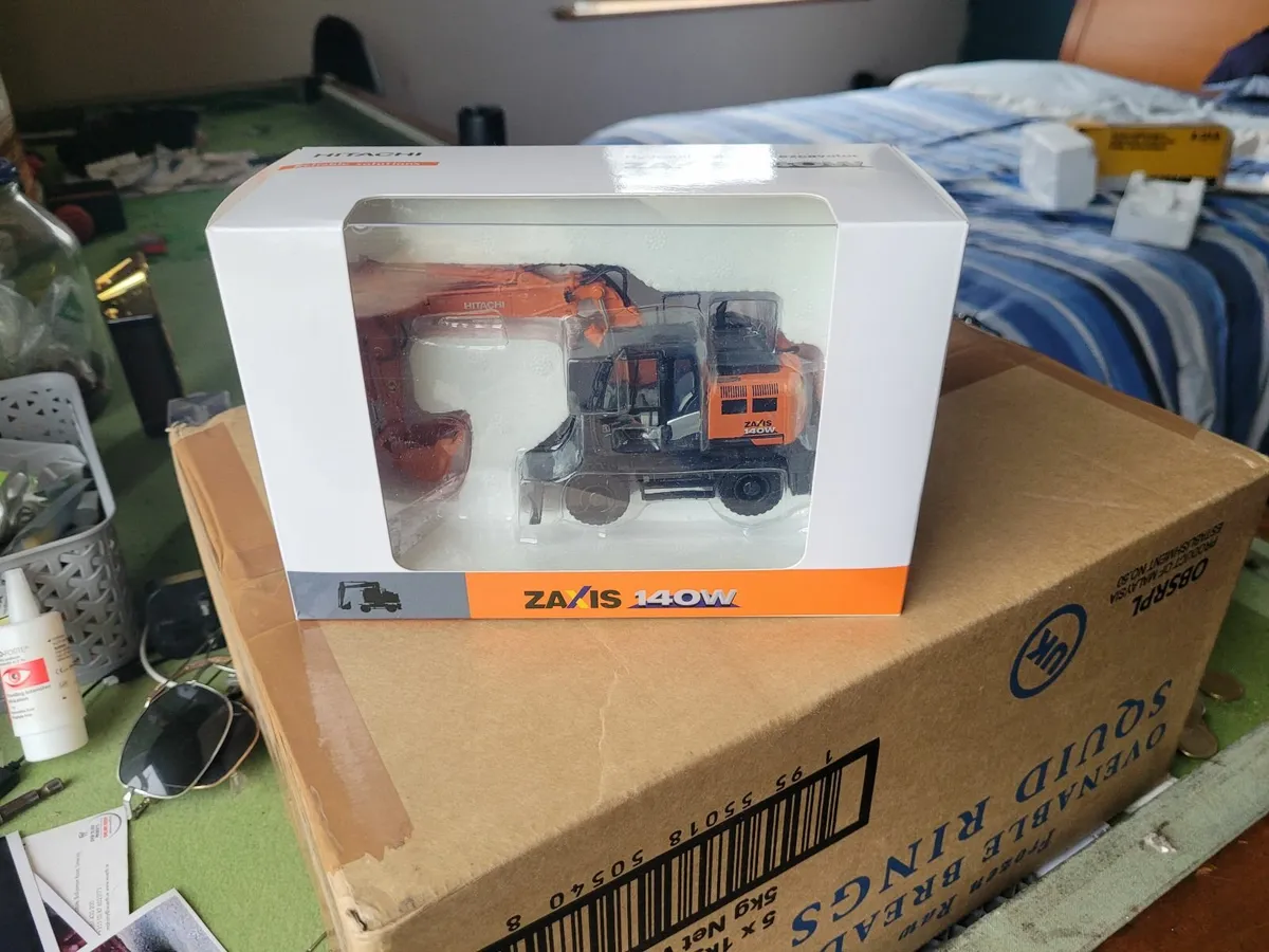 diecast excavators tractors 1/32 1/50 - Image 4