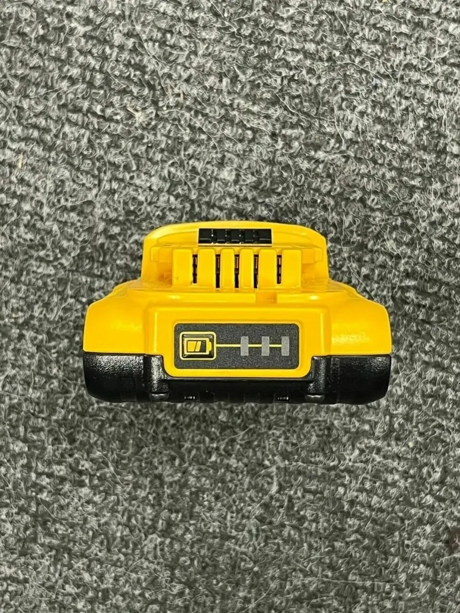Dewalt 18V Battery 2AH - Image 2
