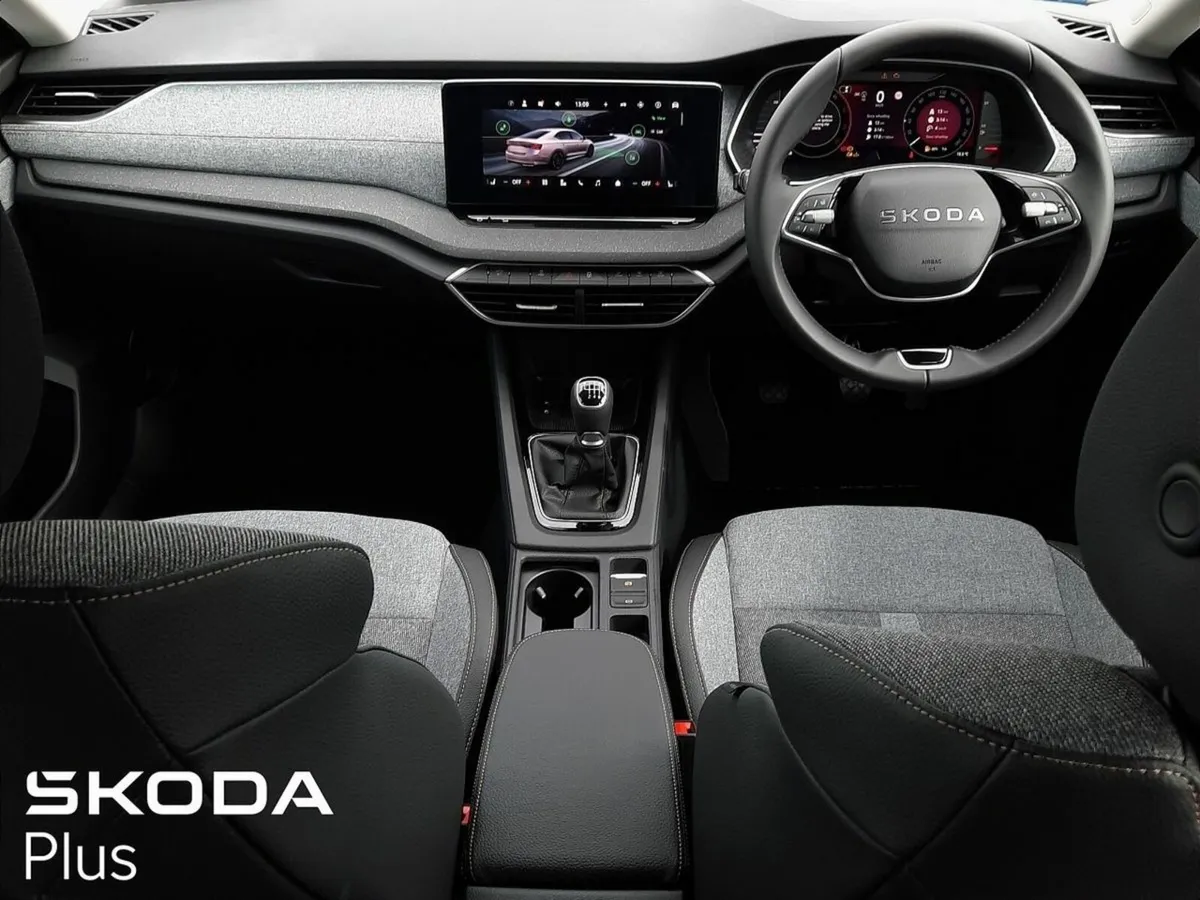 Skoda Octavia **TOP - SPEC**SELECTION PLUS 2.0TDI - Image 2