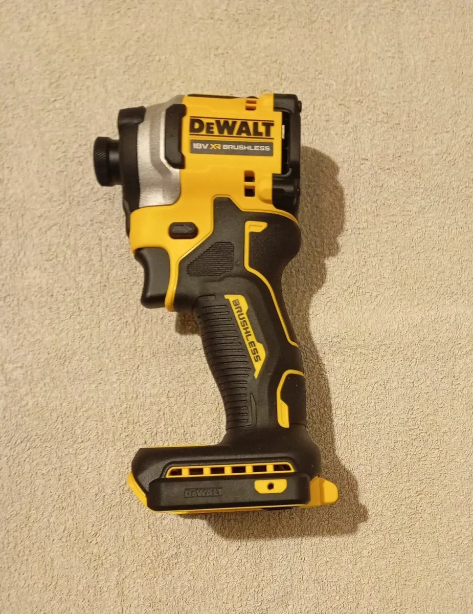 DeWalt dcf850 Impact Driver Set - Image 3