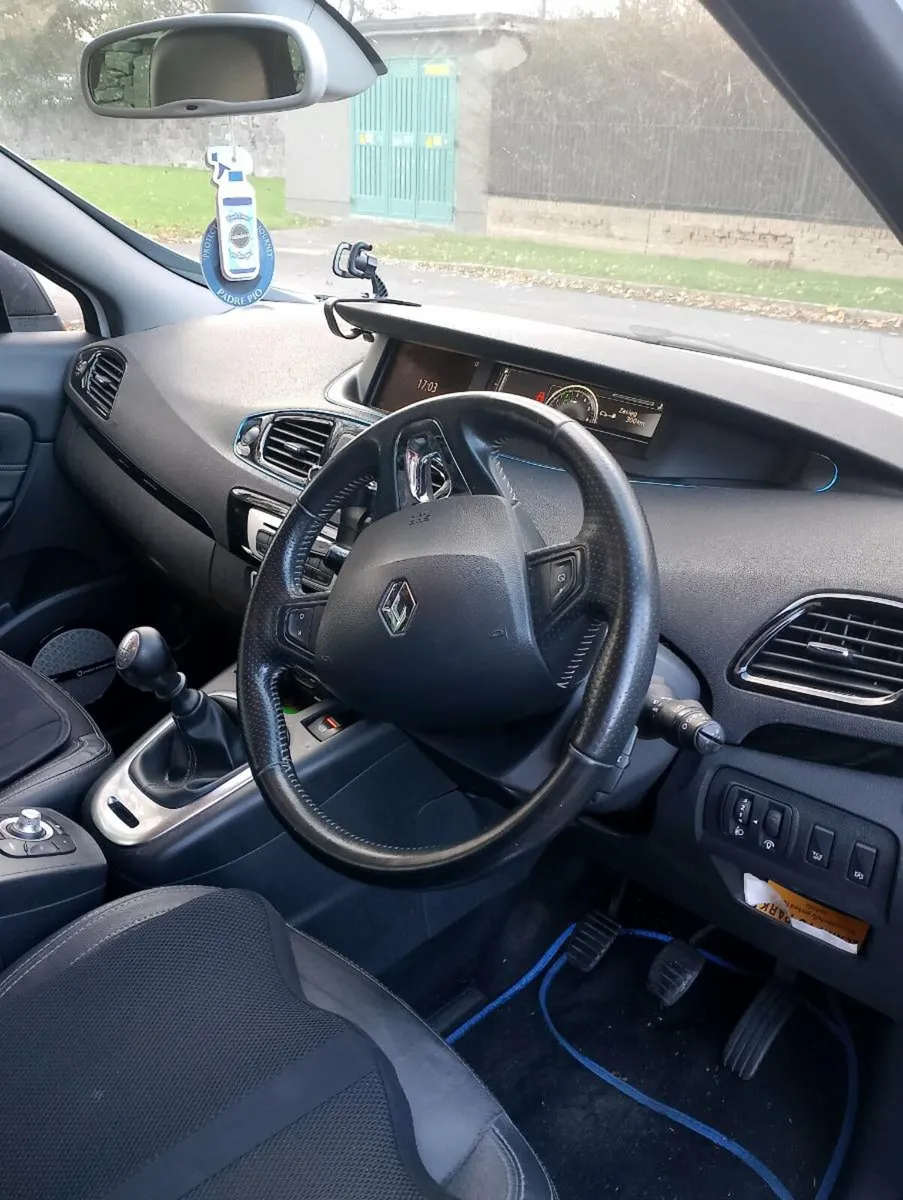 Renault Grand Scenic - Image 4
