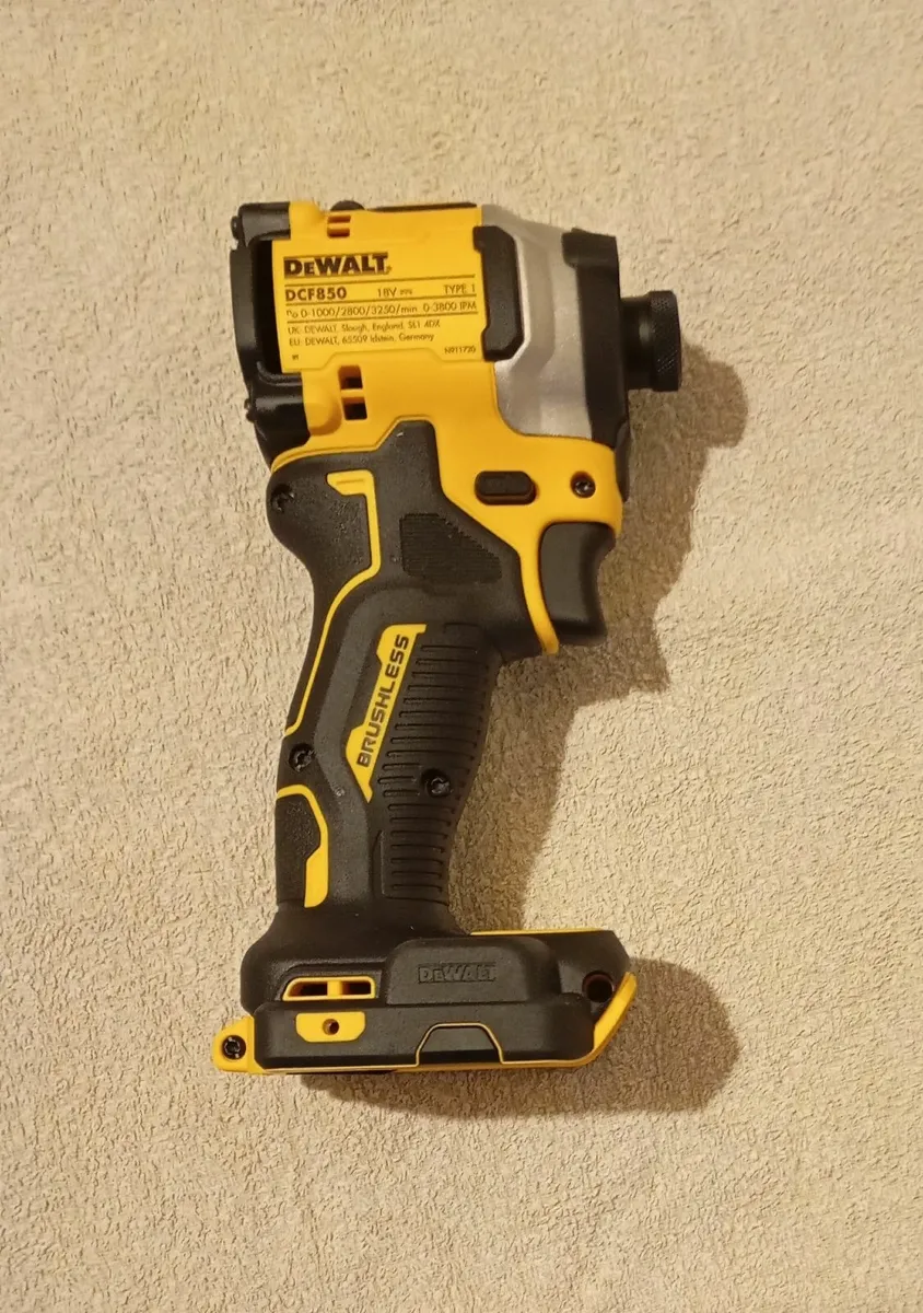 DeWalt dcf850 Impact Driver Set - Image 4