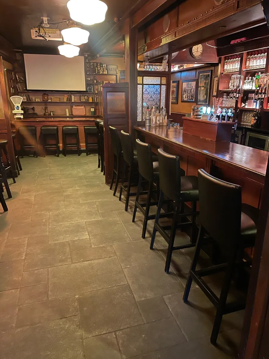Doors partition stools bar pub sets - Image 1
