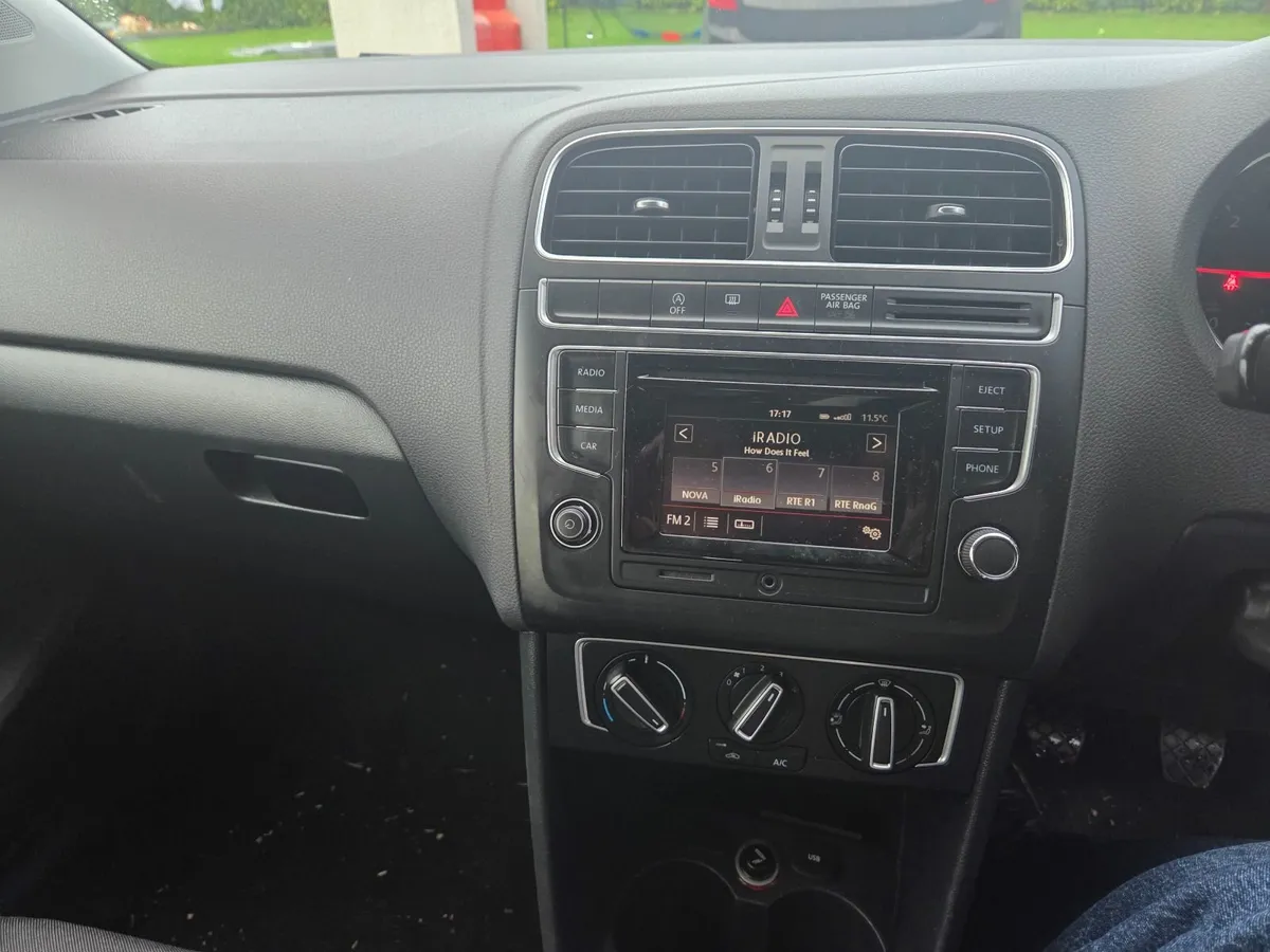 Volkswagen Polo 2015 - Image 3