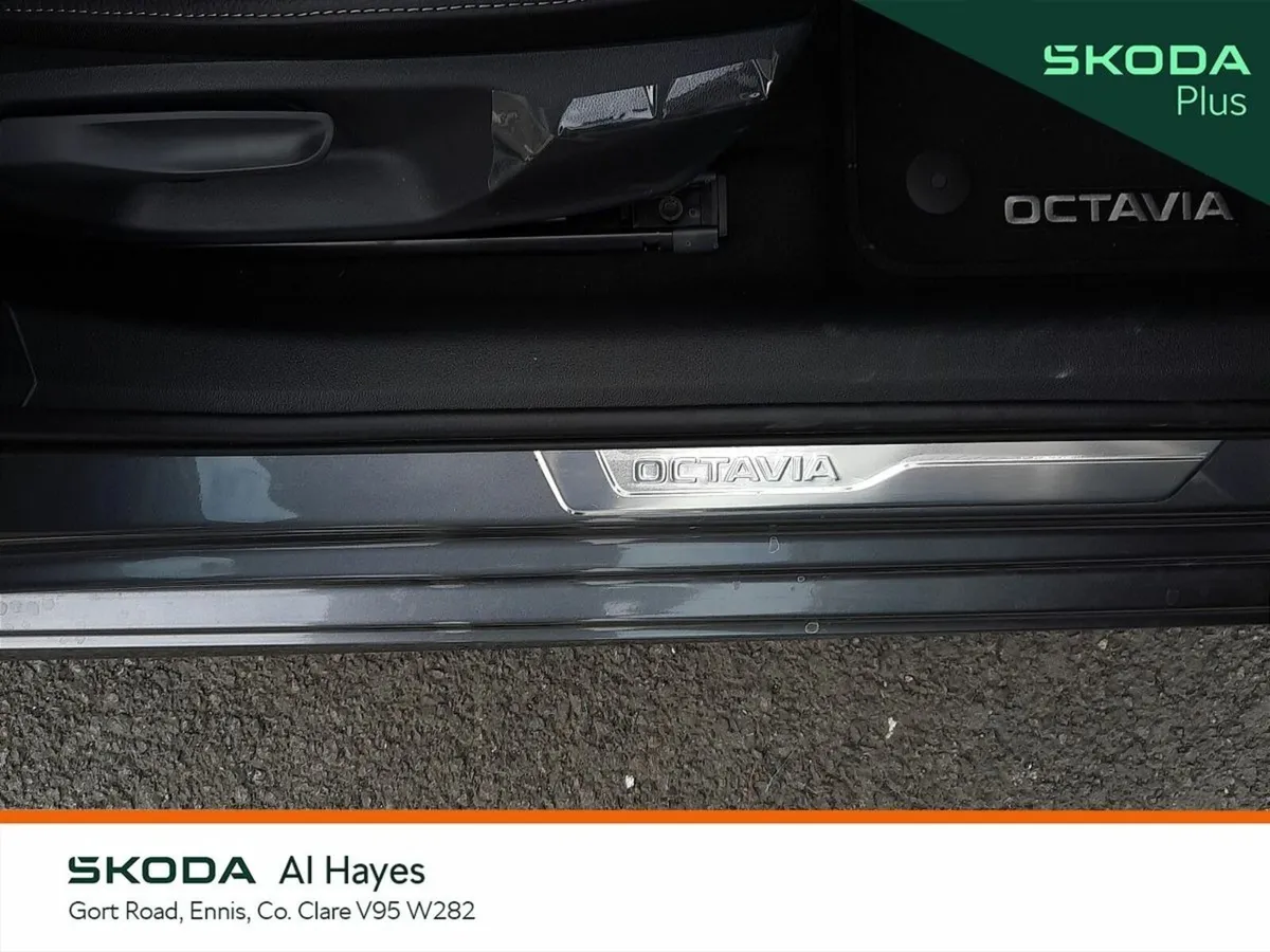Skoda Octavia **OUTRAGEOUS SPEC**ALCANTARA LEATHER - Image 3