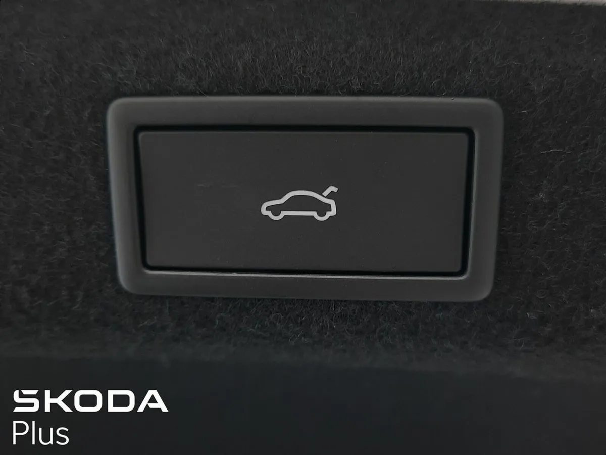 Skoda Superb **SPORTLINE**TOP SPEC SUPERB MK4**2.0 - Image 4