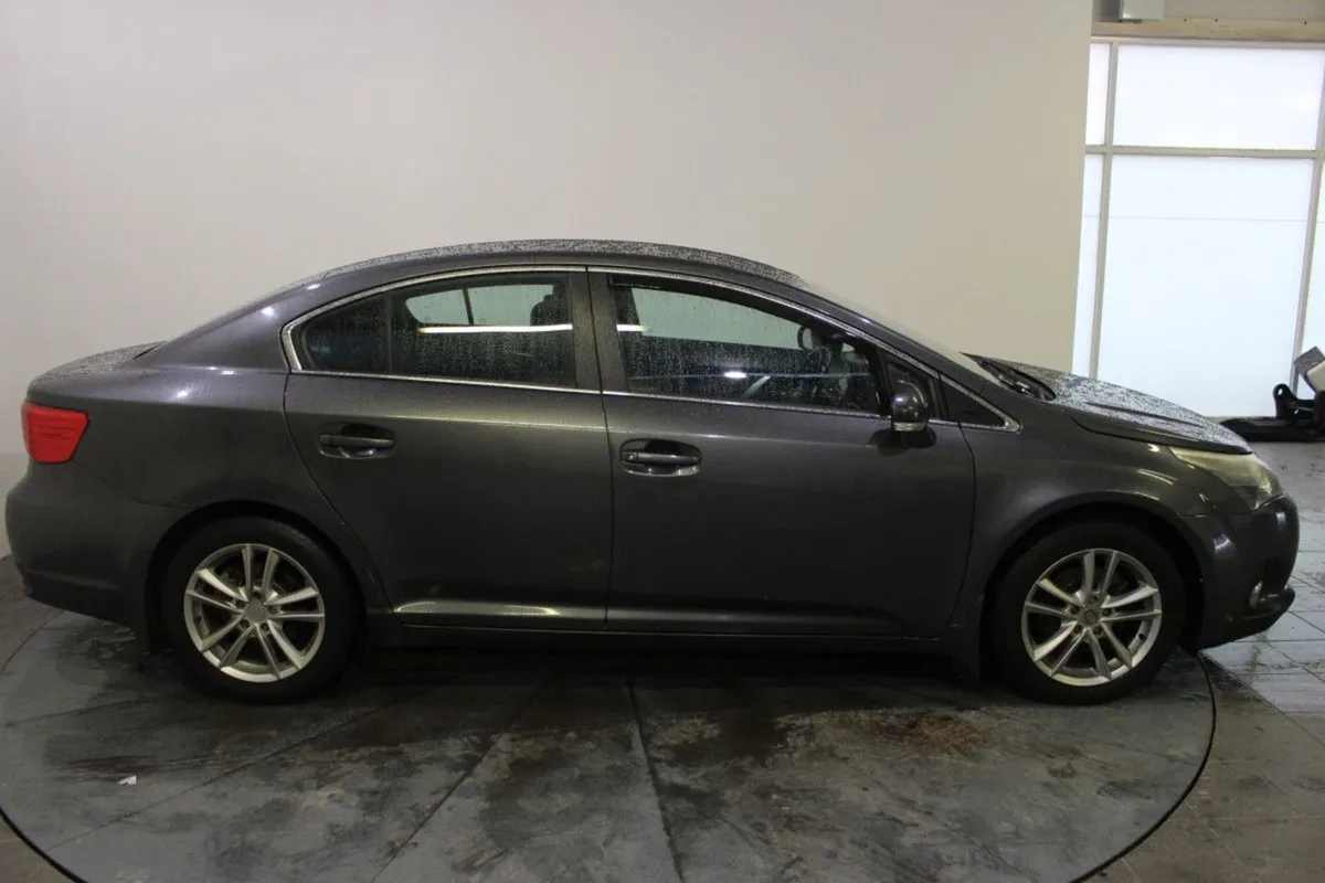 Toyota Avensis 2.0 D-4d DPF 125 BHP Terra - Image 3