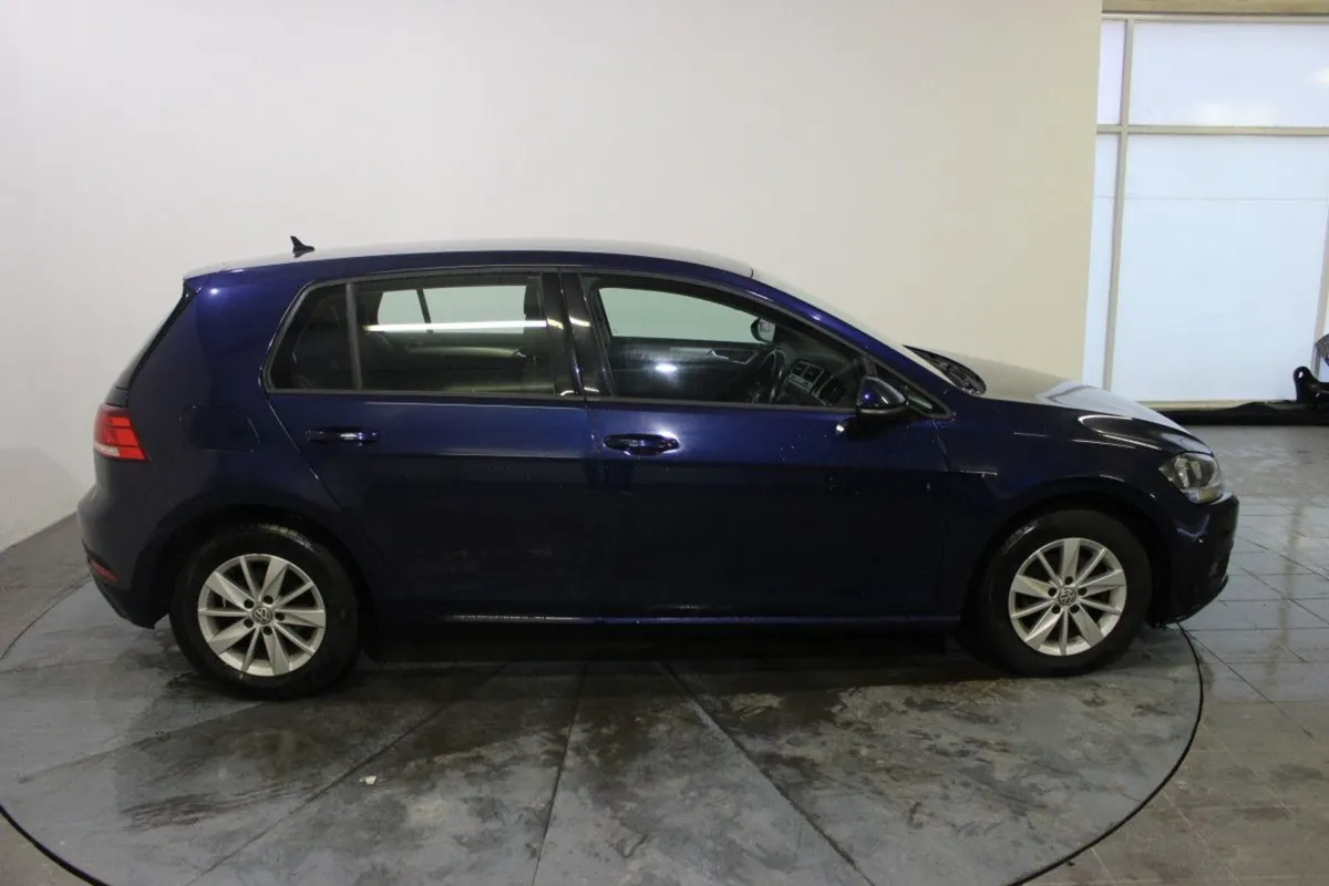 Volkswagen Golf 1.6 TDI 5DR 90hp Trendline - Image 2