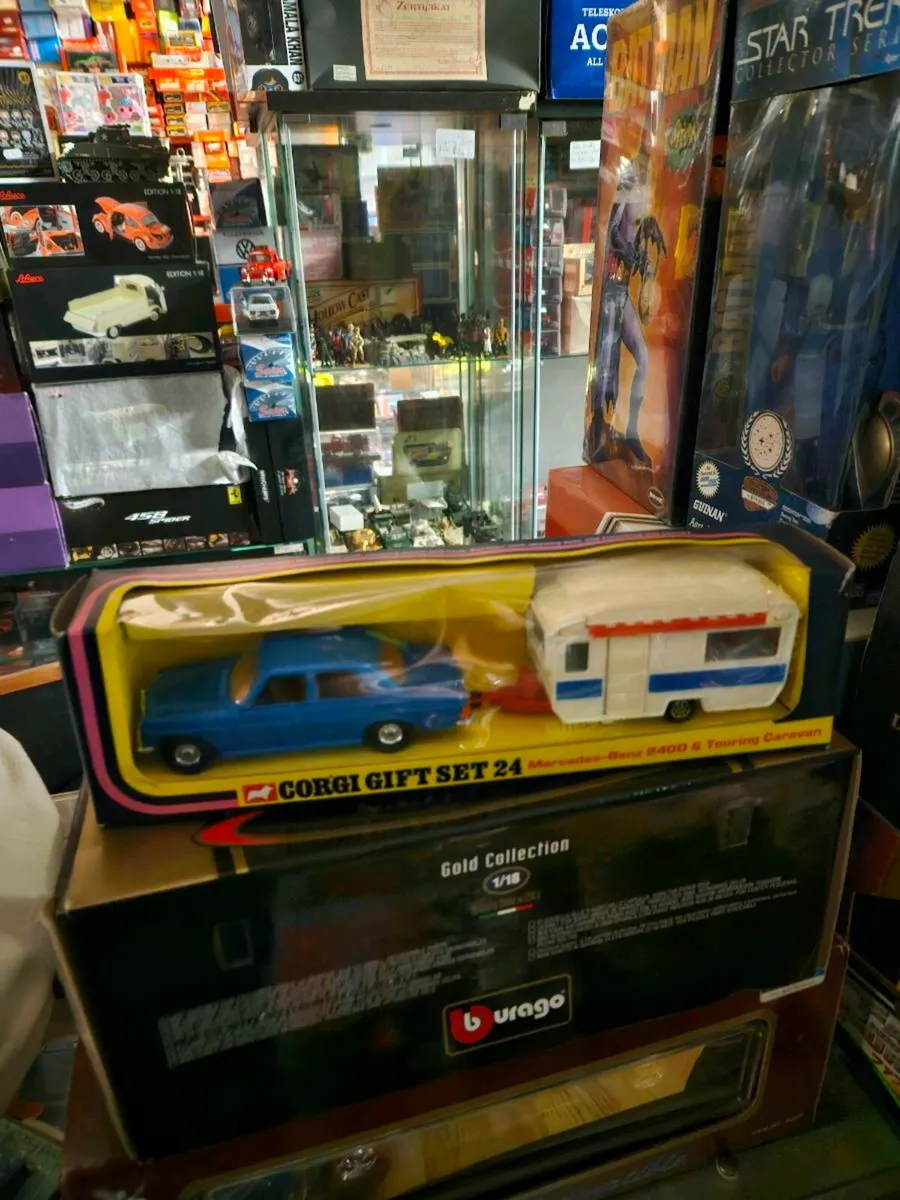 Corgi 1970's Mercedes and Caravan - Image 1