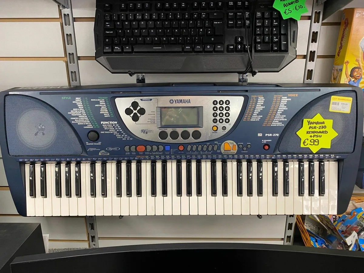 Yamaha PSR-270 Keyboard w/ Power Supply - Image 1