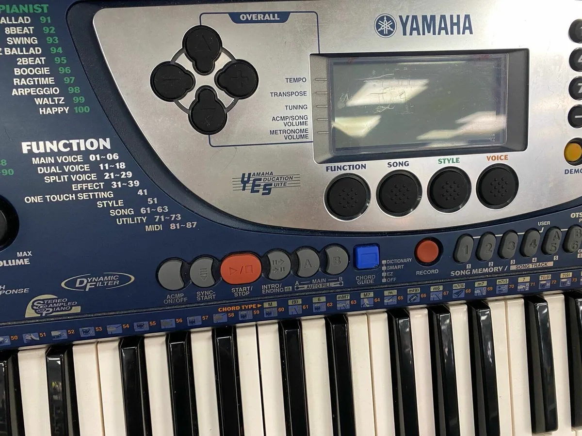 Yamaha PSR-270 Keyboard w/ Power Supply - Image 2