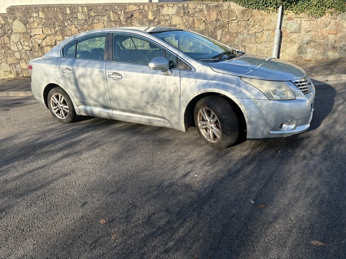 2011 Toyota Avensis - Image 2