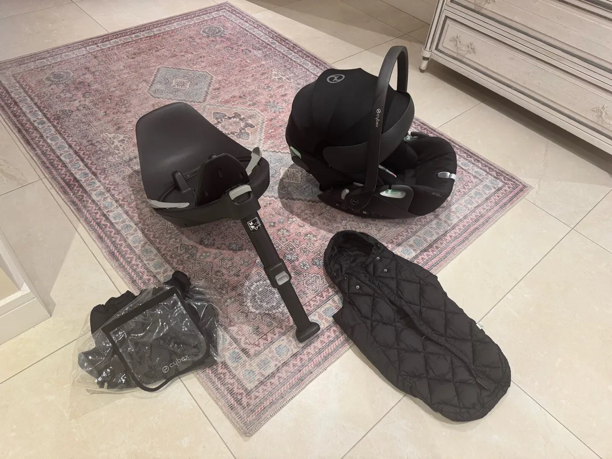 CYBEX Cloud T i-Size Rotating Baby Car Seat & Base - Image 2