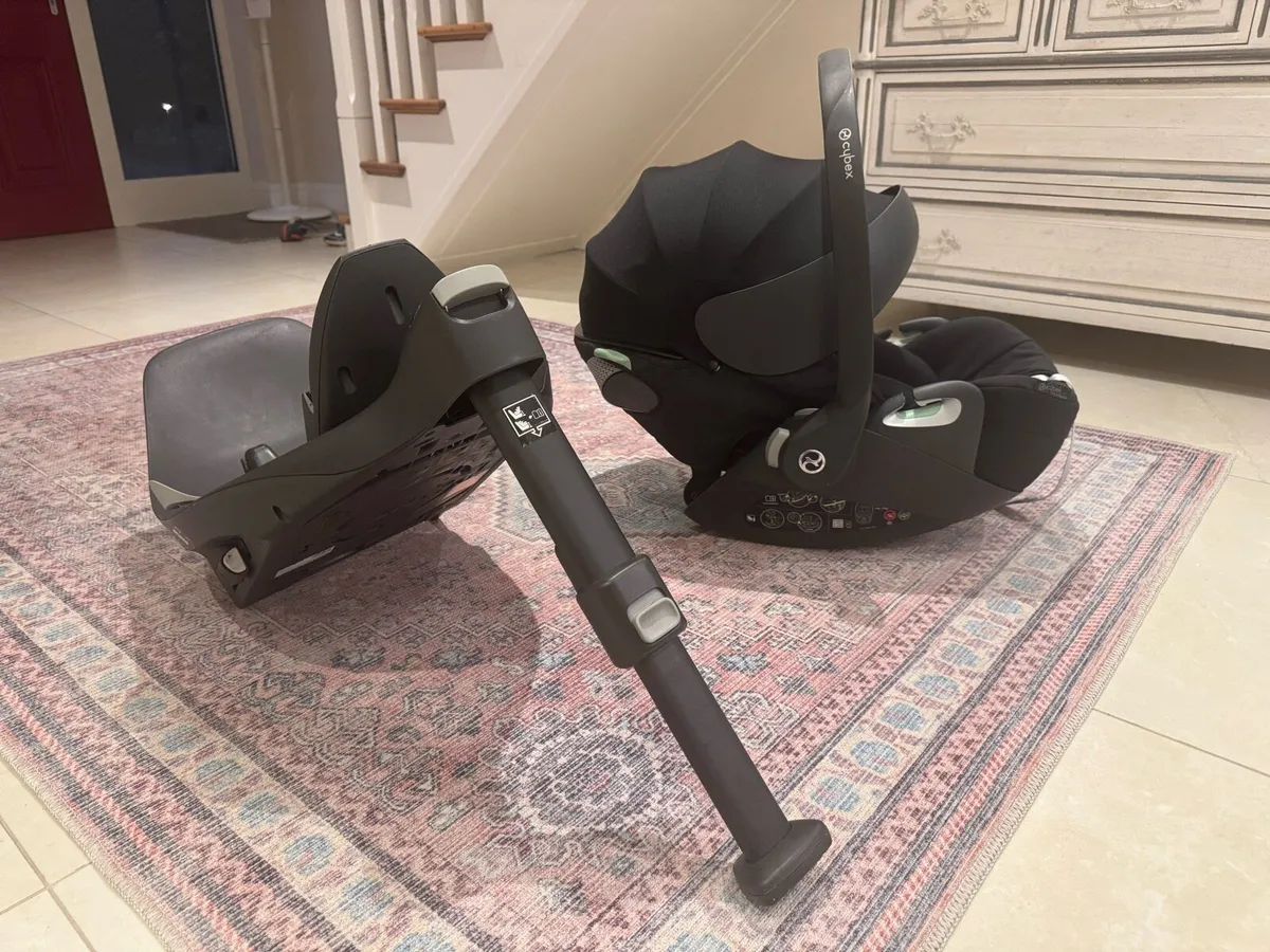 CYBEX Cloud T i-Size Rotating Baby Car Seat & Base - Image 3