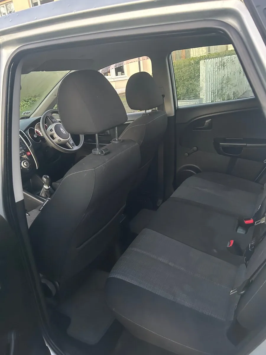 Kia Venga 2010 - Image 3