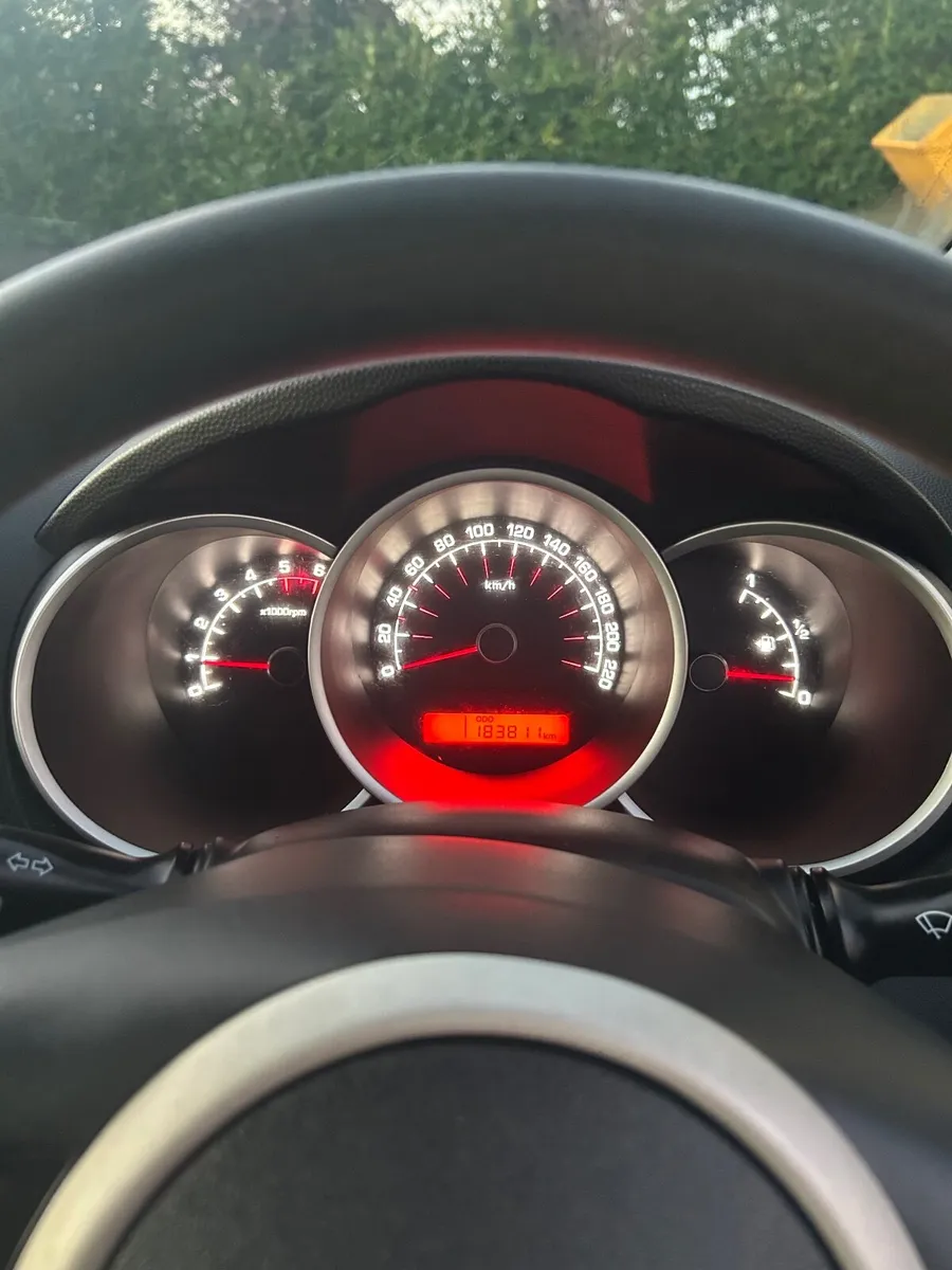 Kia Venga 2010 - Image 4