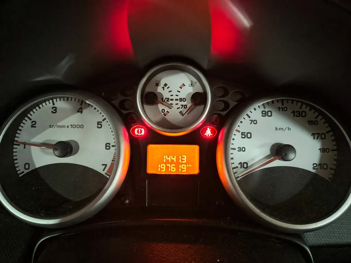 Peugeot 207 2007 - Image 2