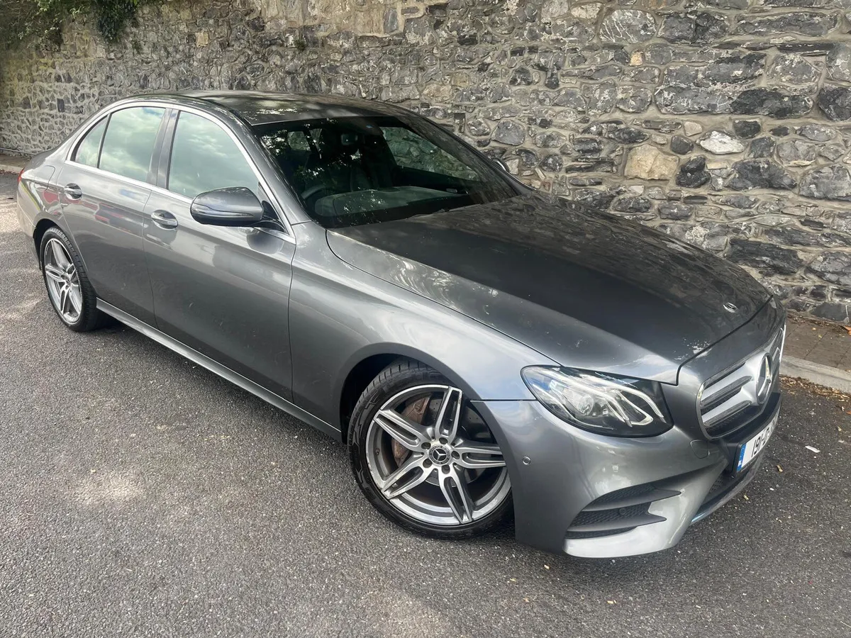 Mercedes-Benz E-Class 2019 E220 AMG AUTO - Image 3