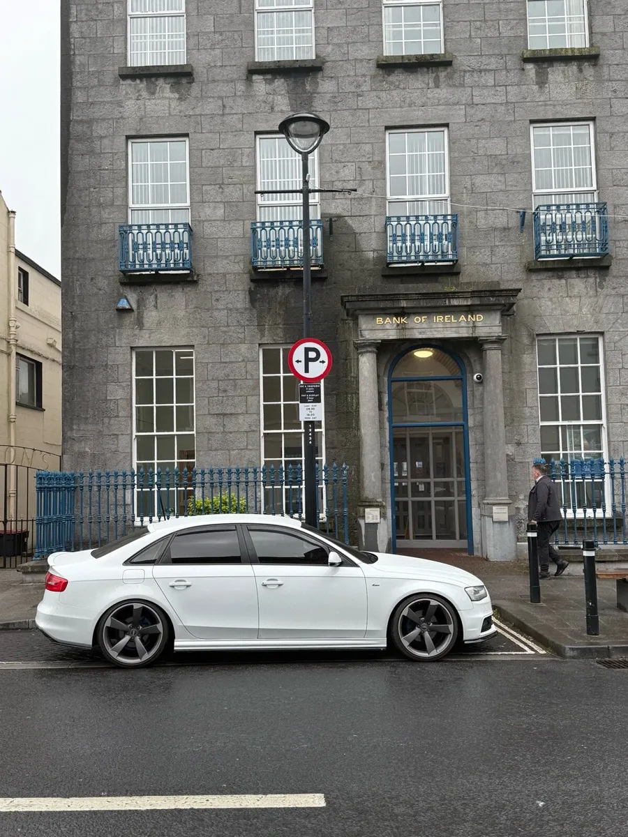 Audi A4 B8.5 Black edition - Image 3