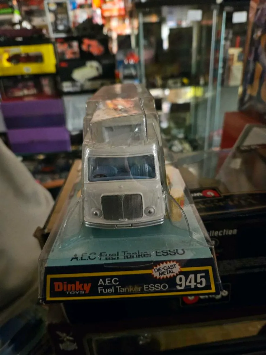 Dinky 1970's AEC Esso Fuel Tanker - Image 3