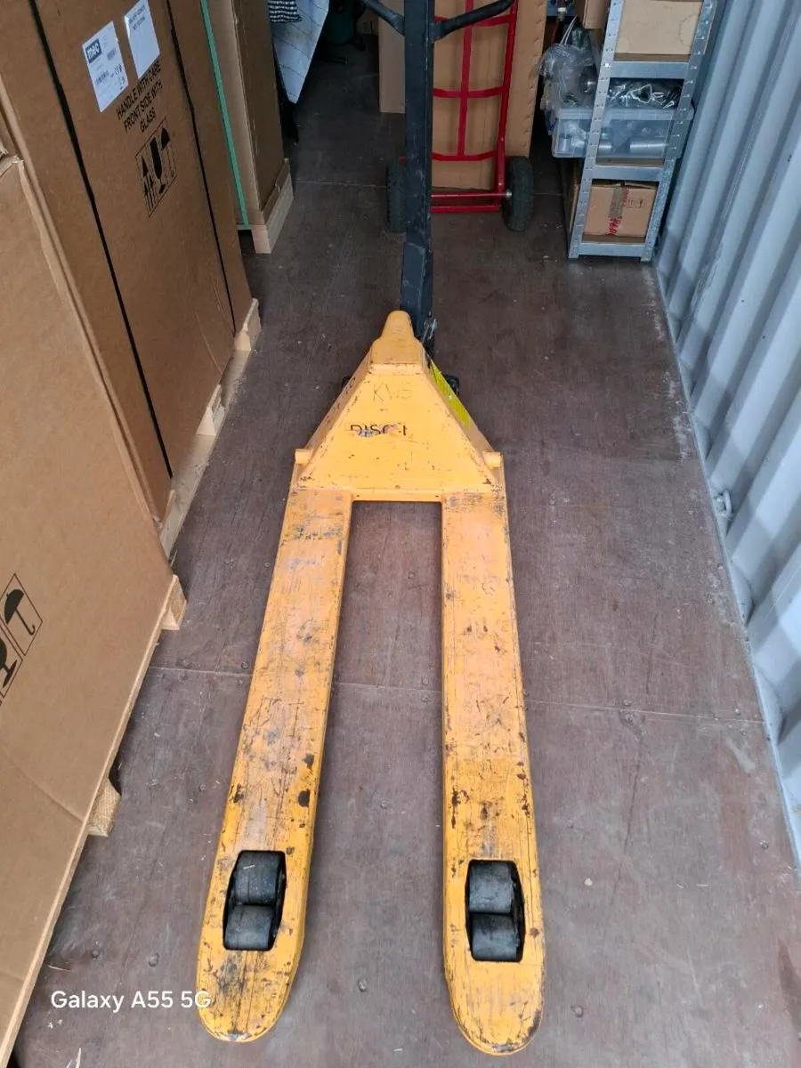 Pallet Truck - Image 1