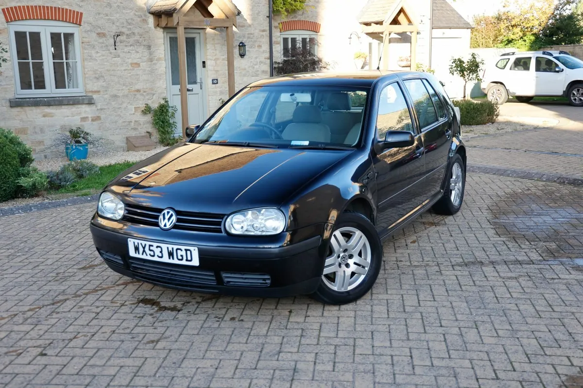 Volkswagen Golf 2003 - Image 1