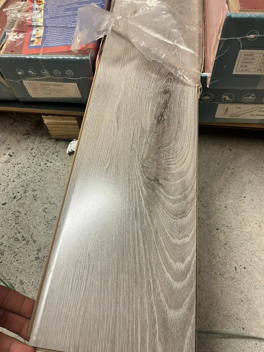 Floorings 12mm - Image 1