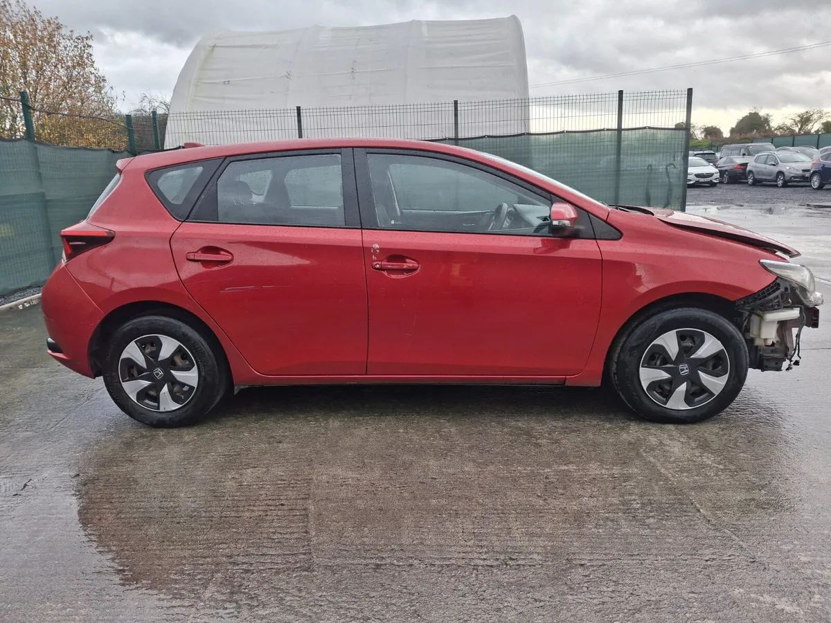 ?2016 Toyota Auris 1.4 D4D - Image 4