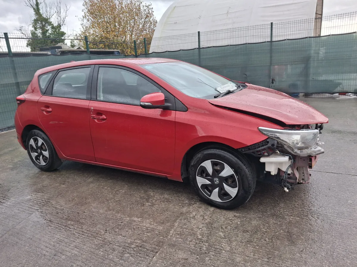 ?2016 Toyota Auris 1.4 D4D - Image 1