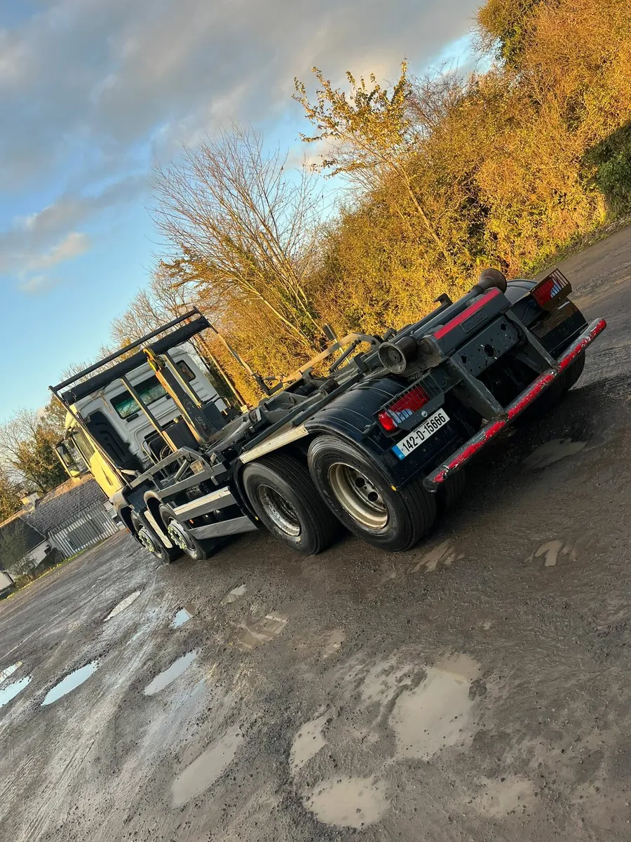 Hook Truck - Image 1