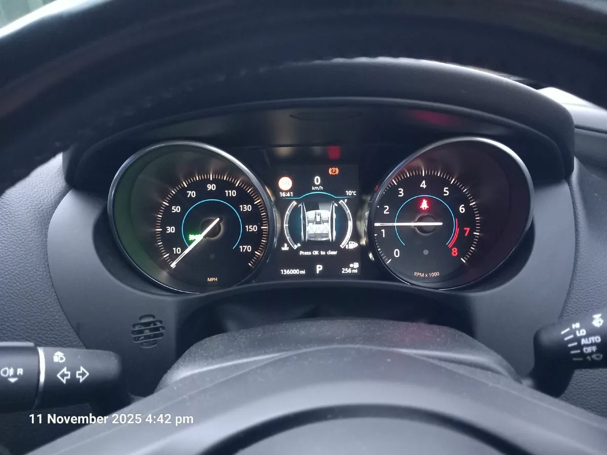 Jaguar XE 2016 - Image 3