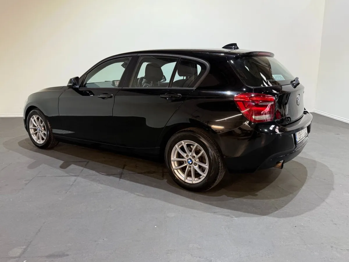 BMW 114i SE - Manual - Image 3
