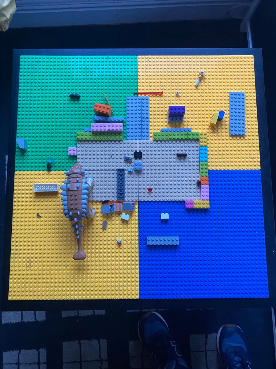 Lego table - Image 2