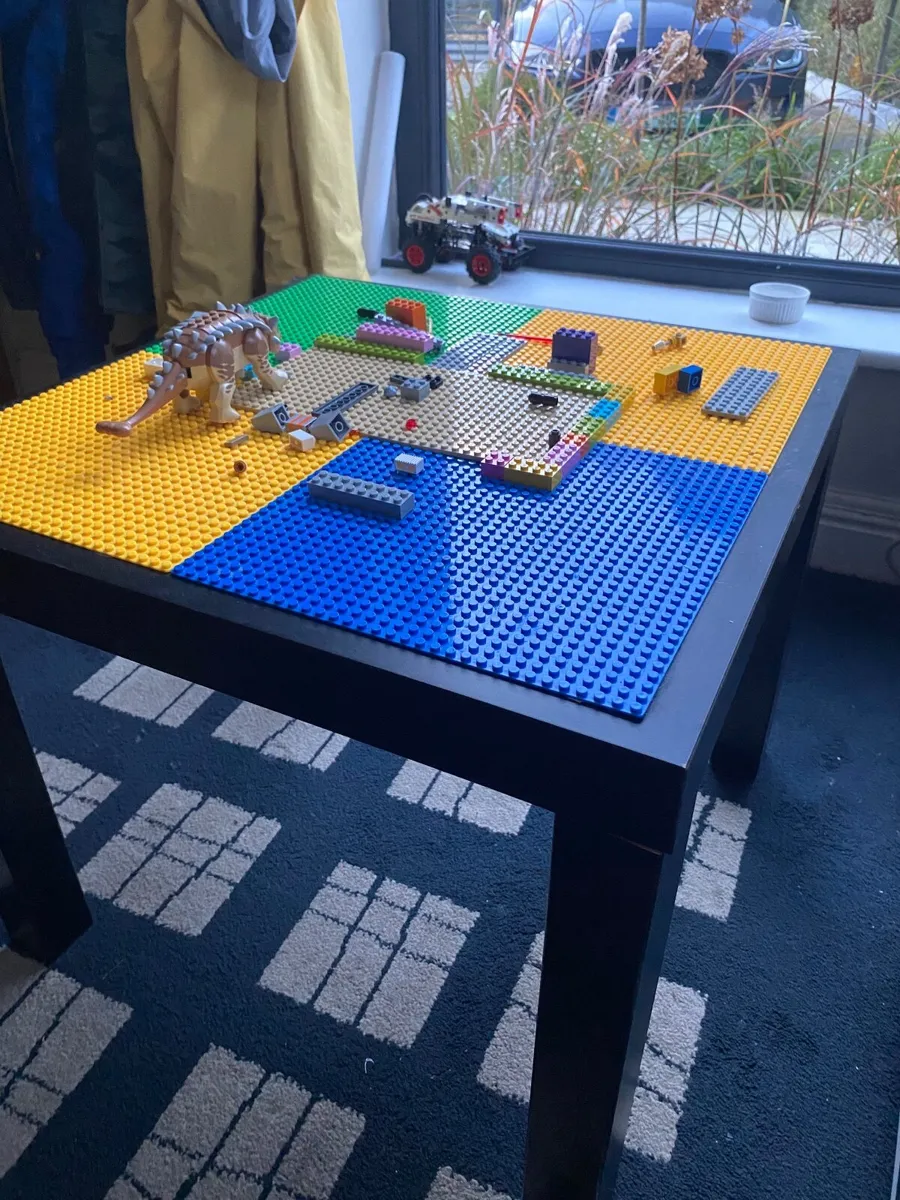 Lego table - Image 4