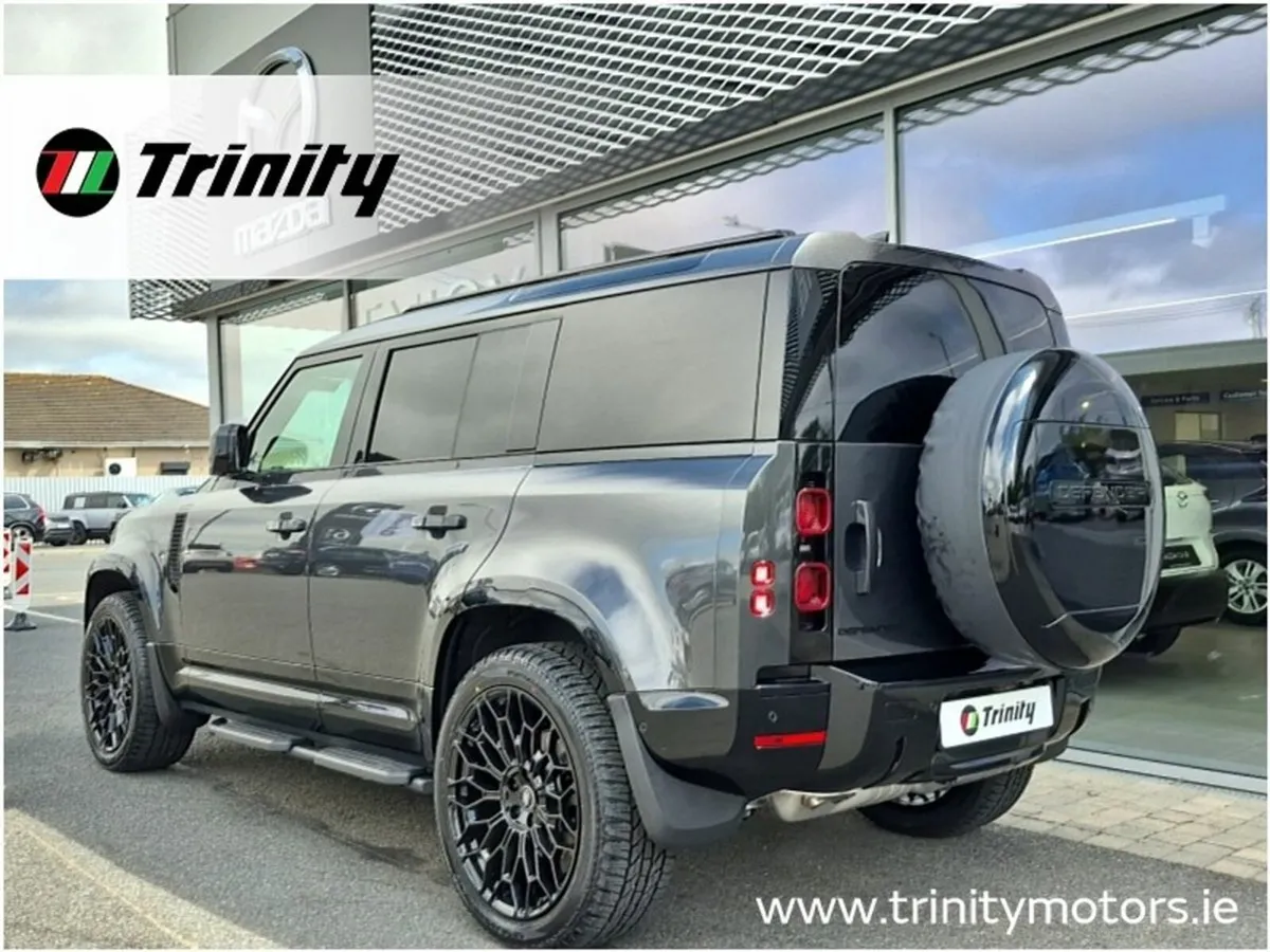Land Rover Defender ** BLACK EDITION ** S ** COLD - Image 3