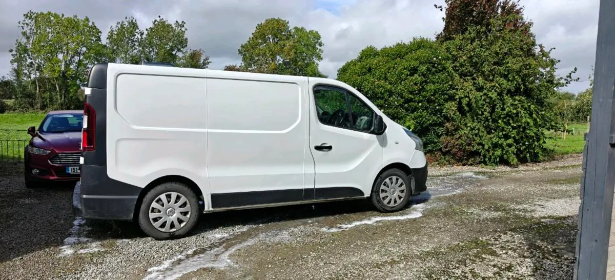 Renault traffic - Image 2