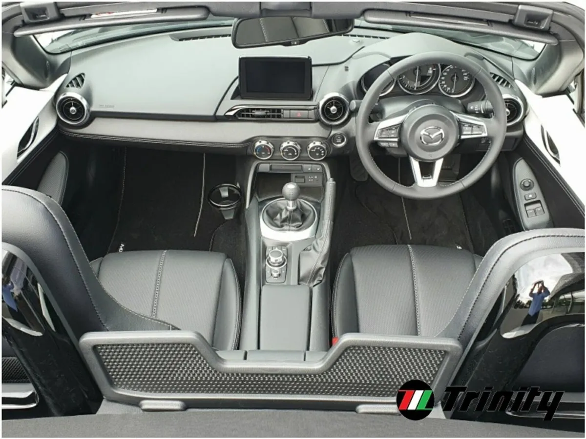 Mazda MX-5 **STUNNING CAR  ** ROADSTER ** SOFT TOP - Image 2