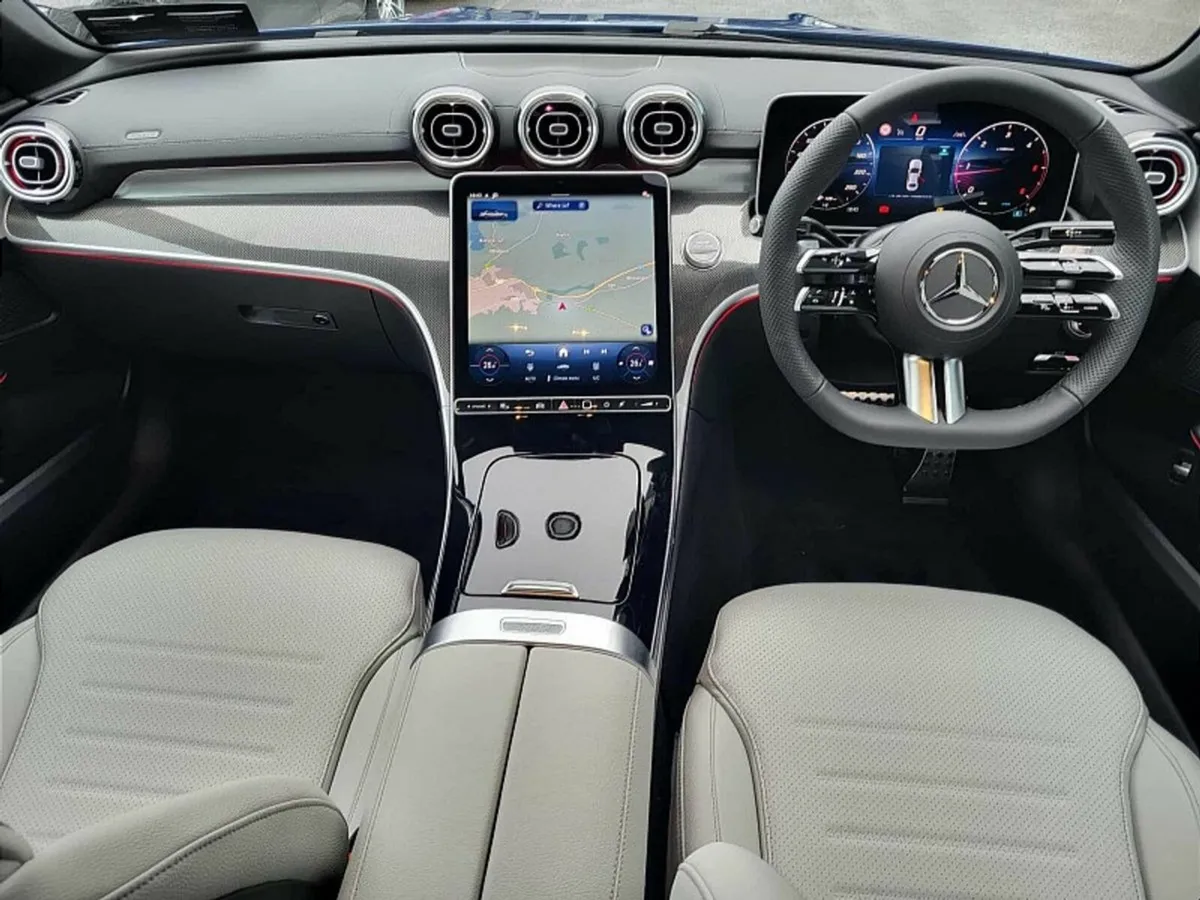 Mercedes-Benz C-Class C200d AMG LINE PLUS AUTO *(N - Image 4