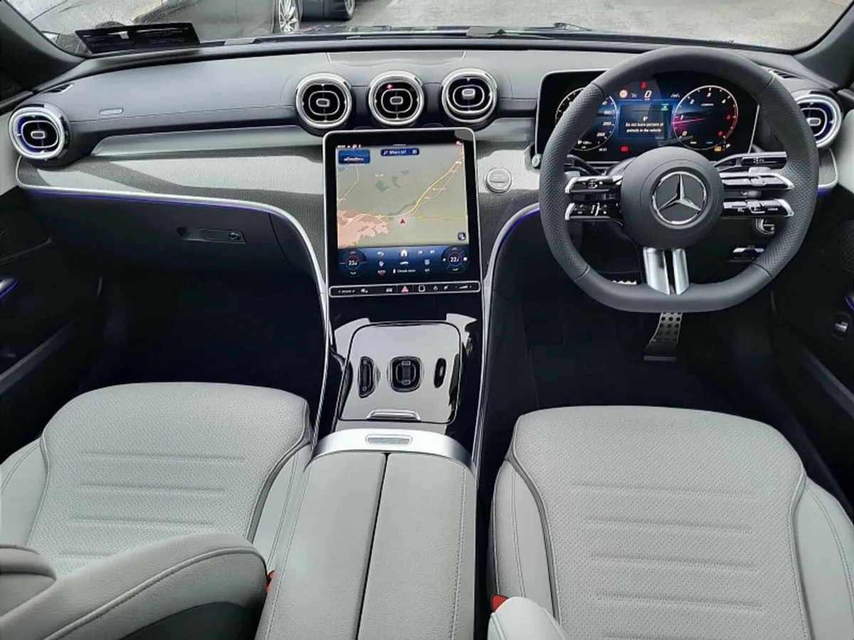 Mercedes-Benz C-Class C200d AMG LINE PLUS AUTO *(N - Image 4