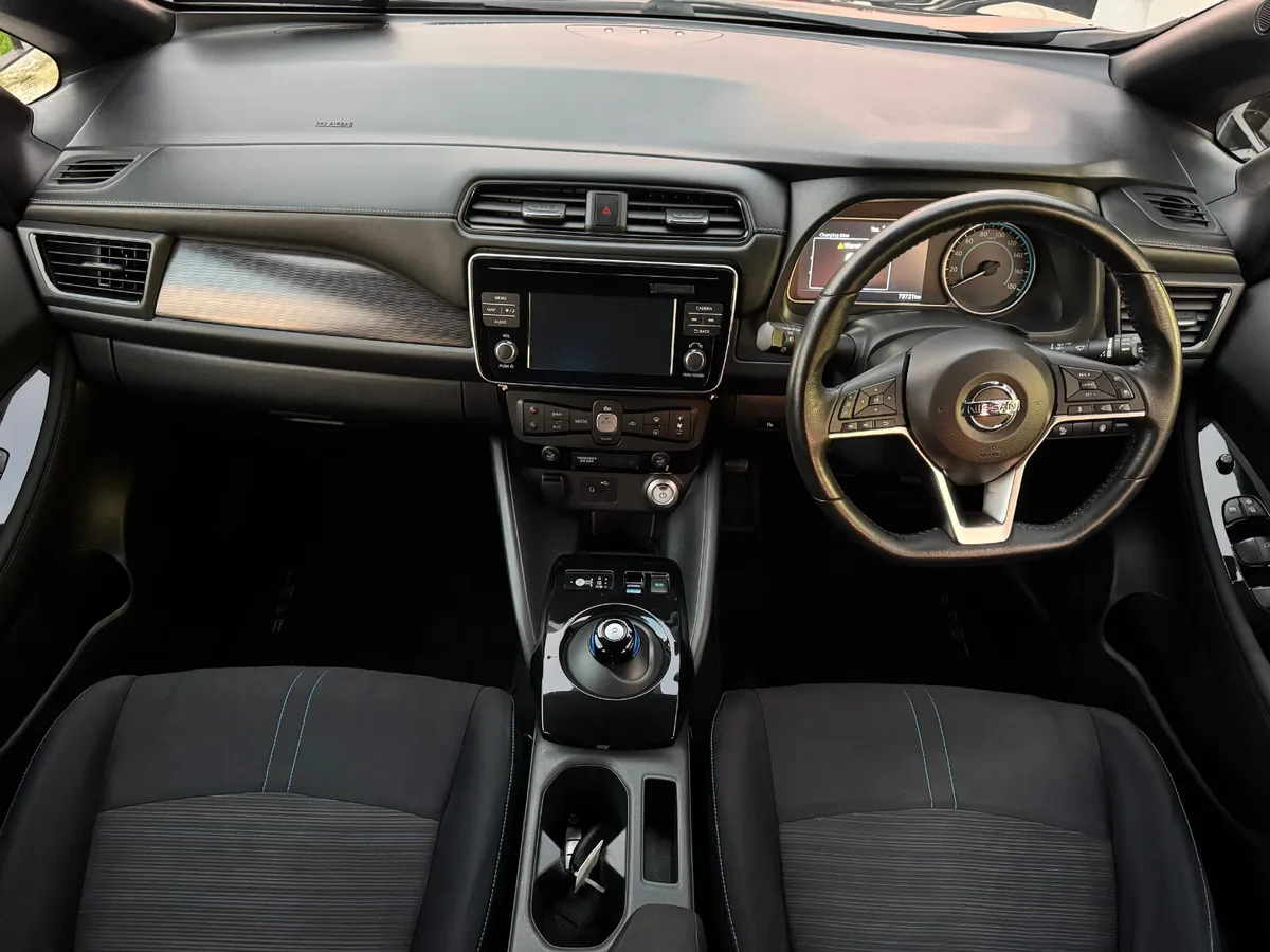 2018 Nissan Leaf EV SV  40KwH BATTERY - Image 2