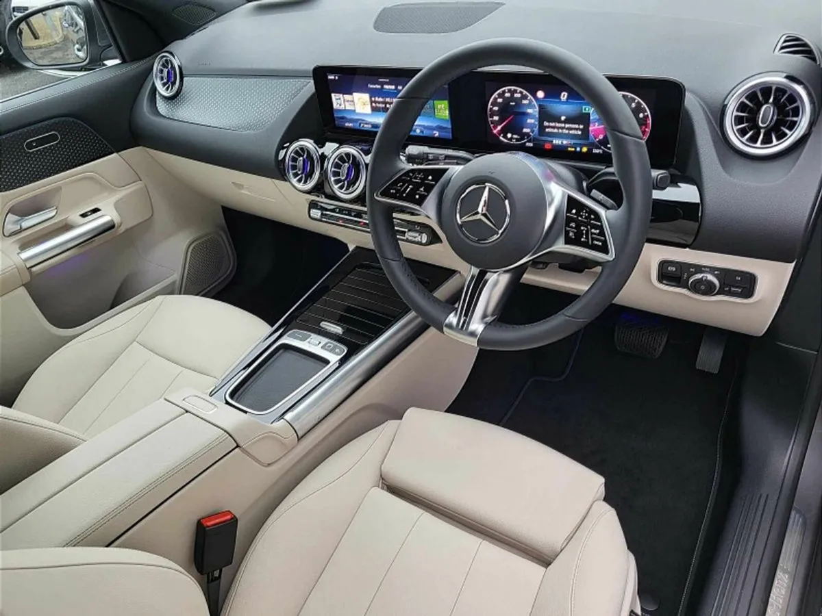 Mercedes-Benz GLA GLA180 PROGRESSIVE LINE PLUS AUT - Image 2