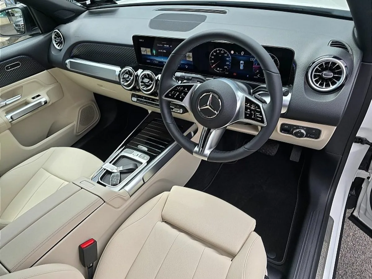 Mercedes-Benz GLB GLB200d PROGRESSIVE AUTO *(7 SEA - Image 2