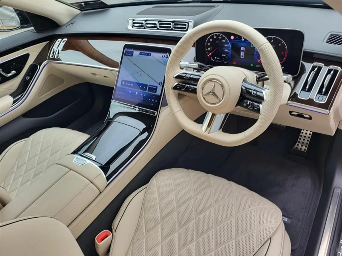 Mercedes-Benz S-Class S350d 4MATIC AMG LINE AUTO * - Image 2