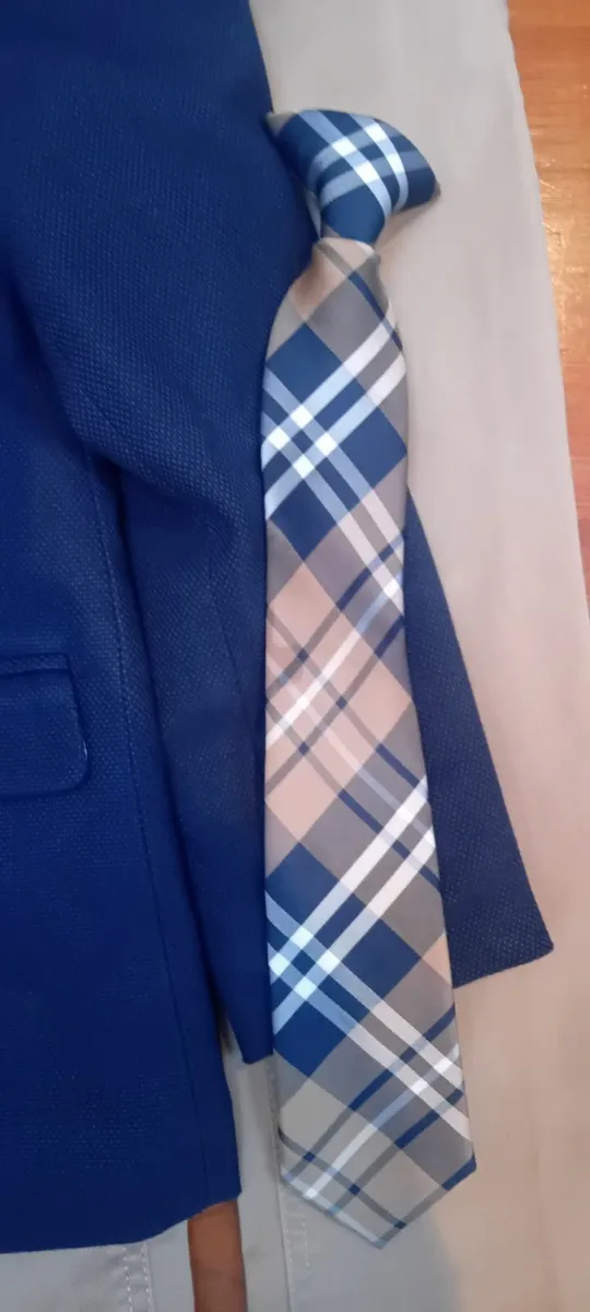 Boys suit - Image 4