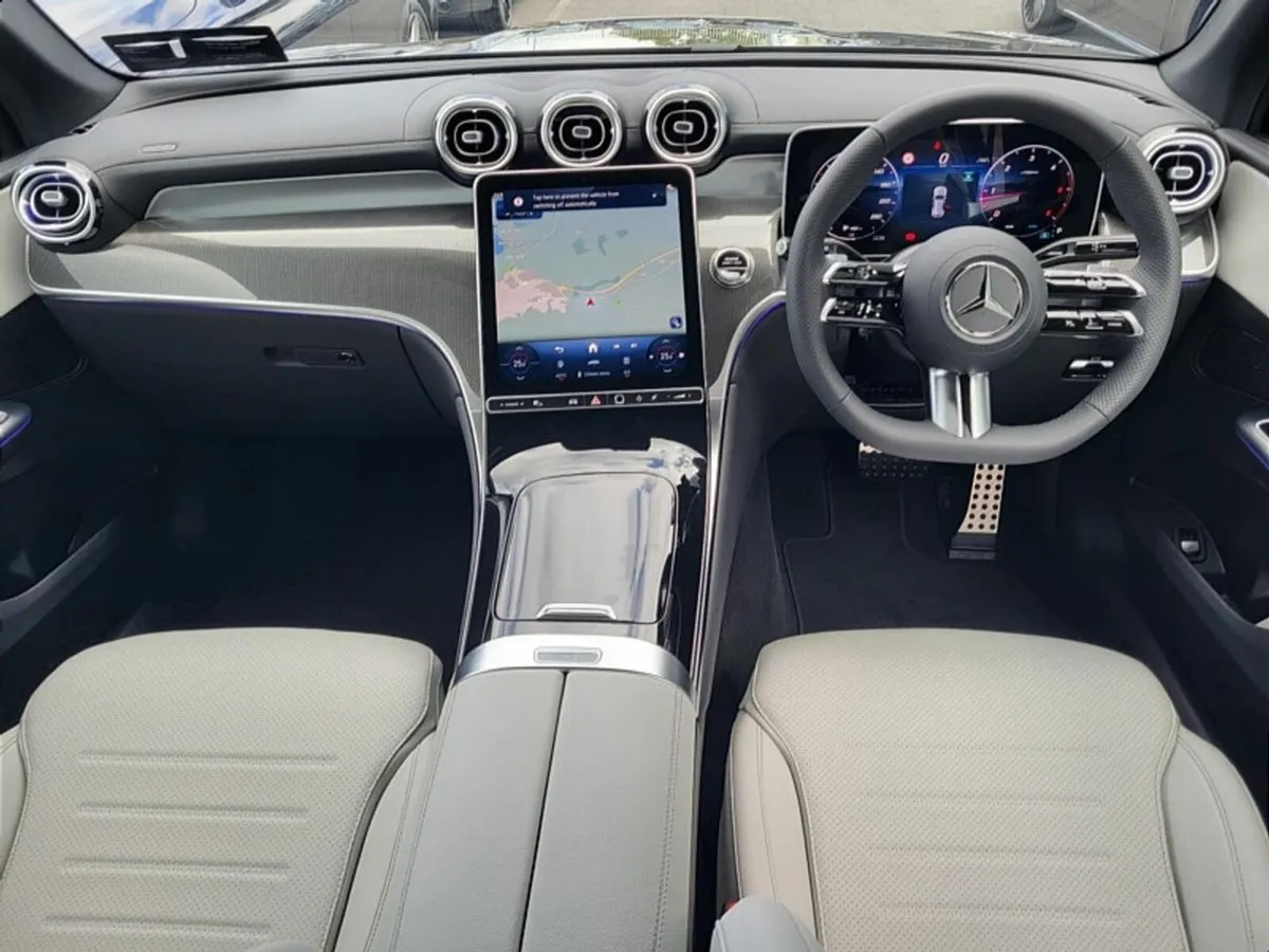 Mercedes-Benz GLC GLC220d 4MATIC AMG LINE PLUS AUT - Image 4