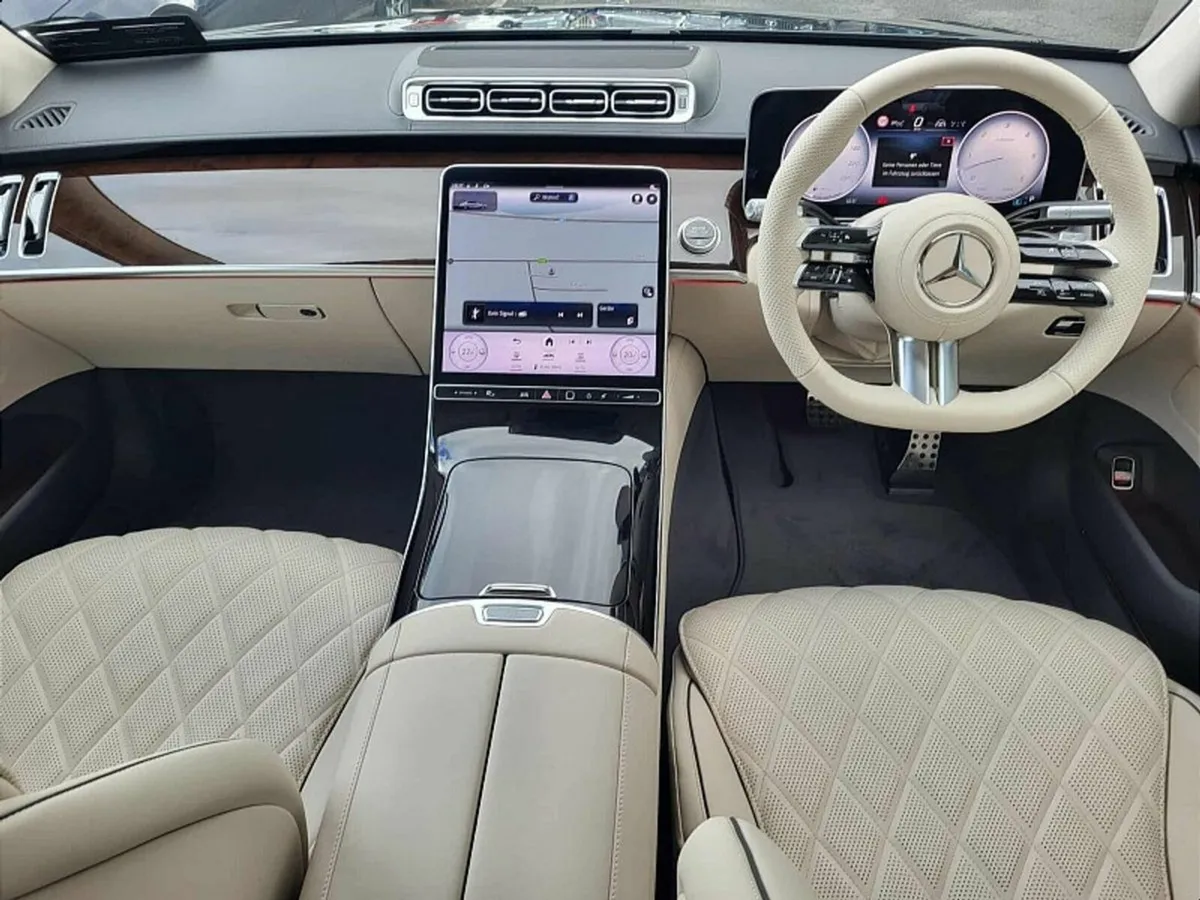 Mercedes-Benz S-Class S350d 4MATIC AMG LINE AUTO * - Image 4