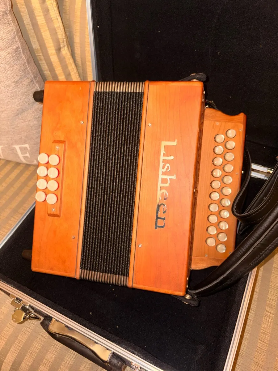Wooden Lisheen tipo a mano Accordion B/C - Image 1