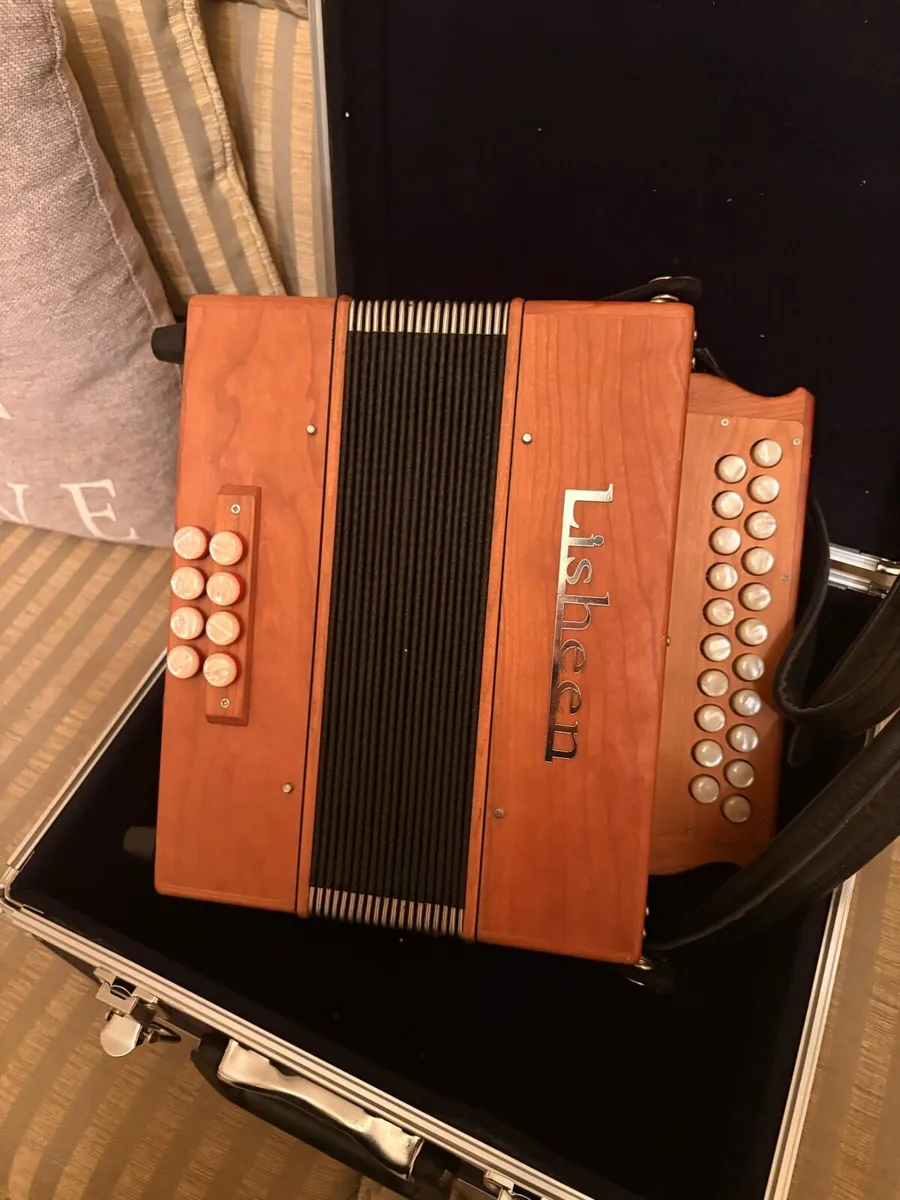 Wooden Lisheen tipo a mano Accordion B/C - Image 2